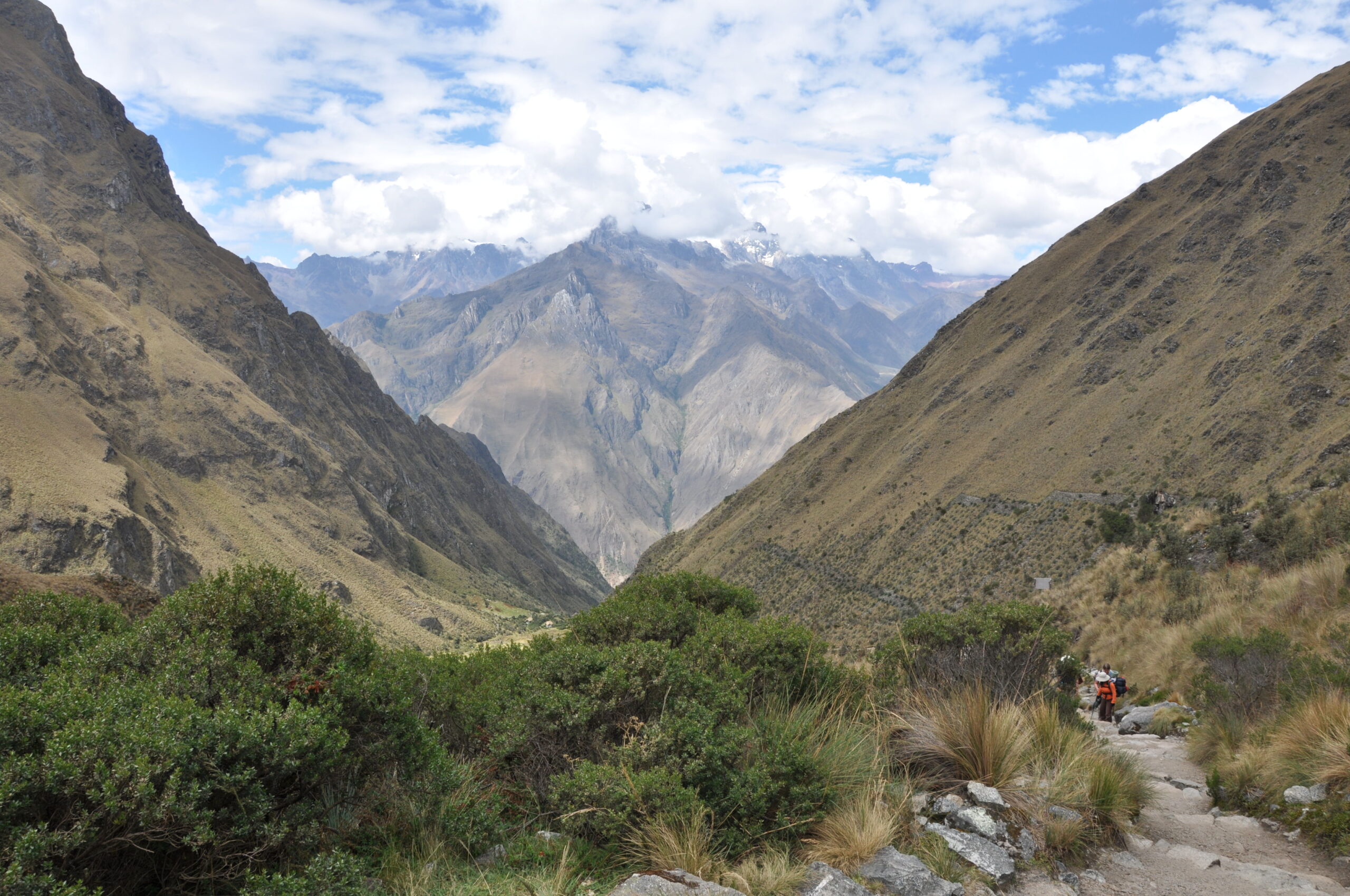 Paso Warmiwañusca y ruta hacia Pacaymayo